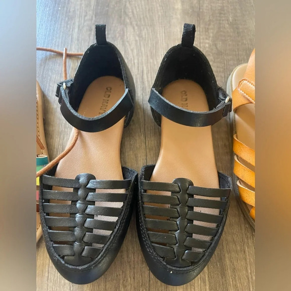 Bundle of girls old navy and cat and jack sandals - Picture 3 of 13